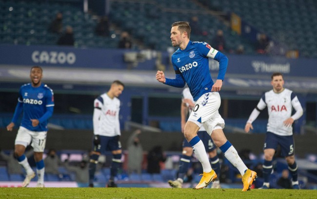 的新生代主 的新生代主